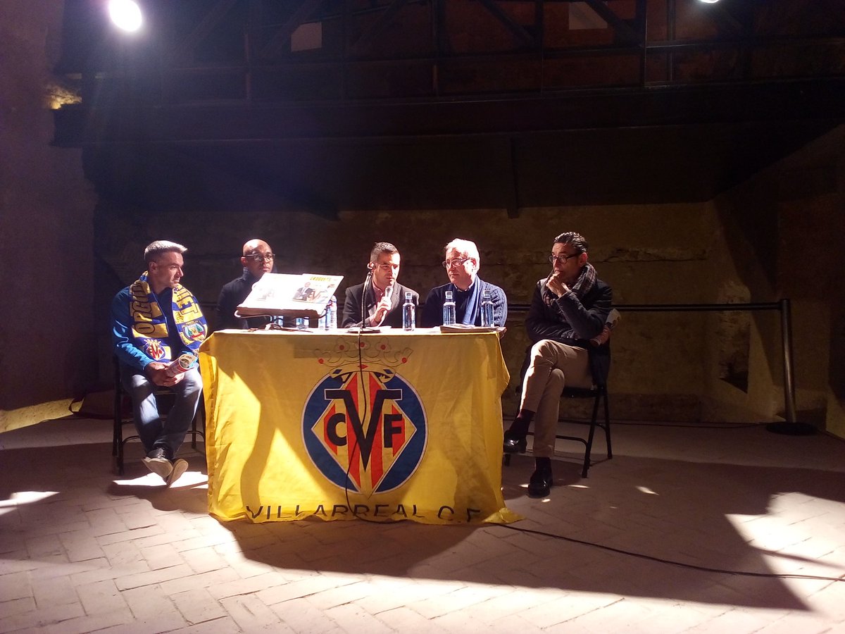 APVillarrealCF's tweet photo. Emotivo acto de presentación del n°2 de la revista GROGUETS en el Palau-Castell de Betxí con @orgullgroguet como protagonistas. https://t.co/IsgXXKSXPr