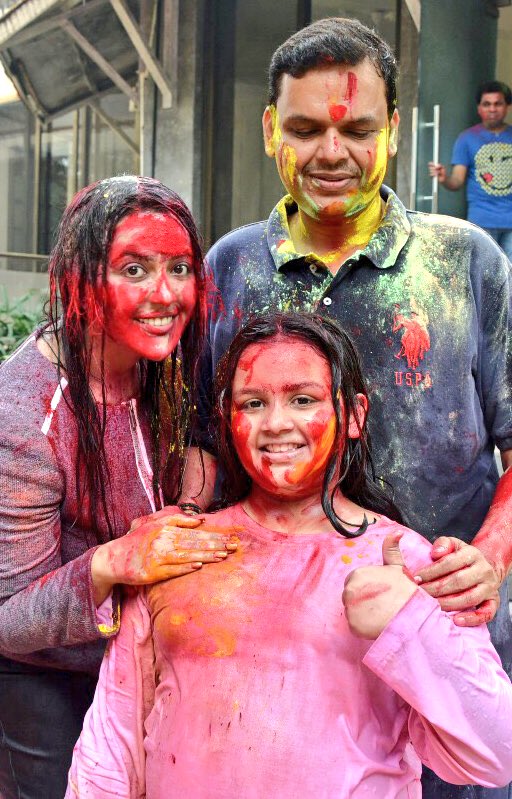 fadnavis_amruta's tweet photo. I don’t show my true colours - but when I do , I make sure it’s #Holi ! Belated Holi wishes .... #Holi2018 #HoliHai #Holifestival #HoliCelebration https://t.co/iN7QvXqe4v