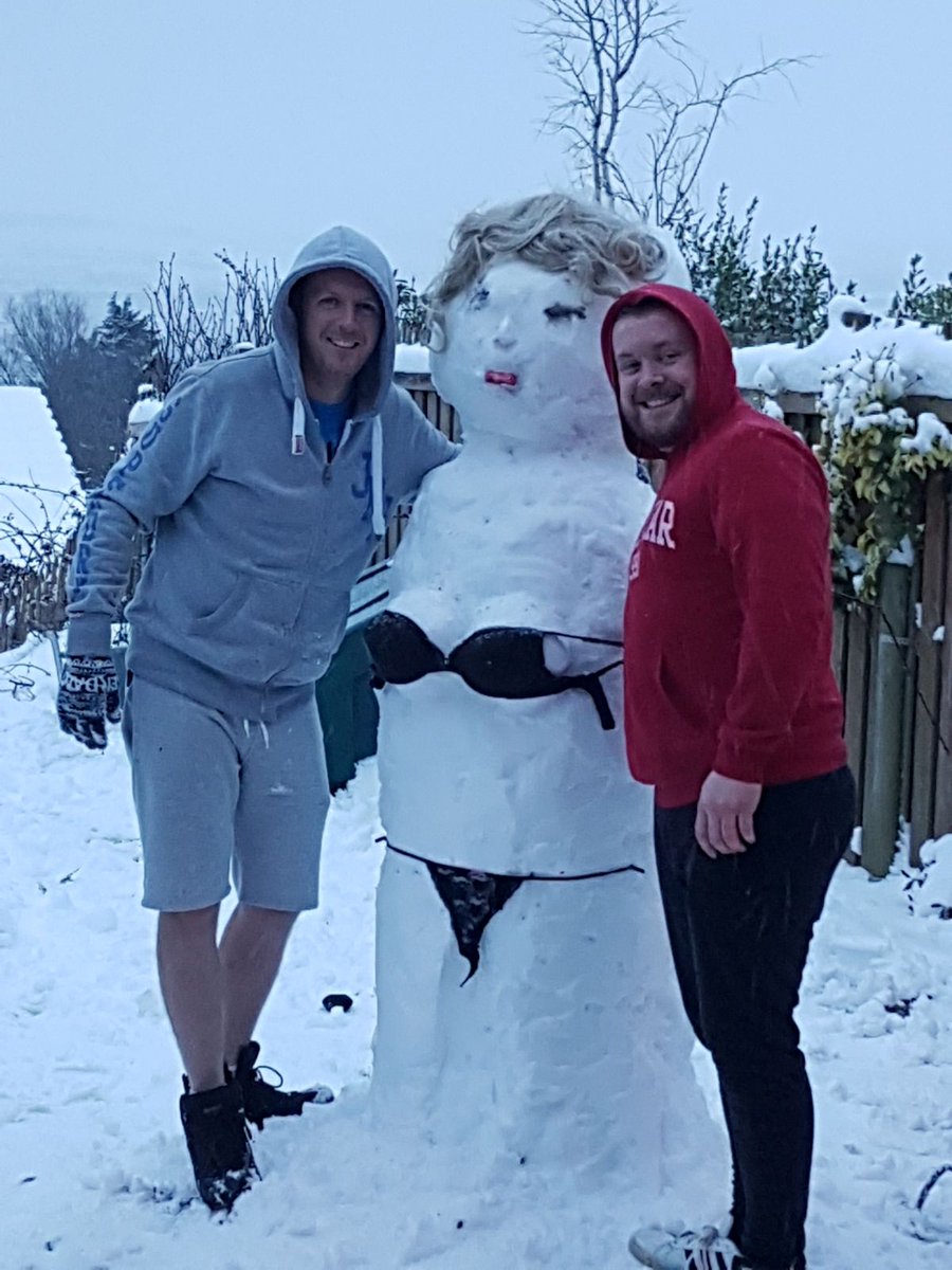 KeevaMehegan's tweet photo. We probably won't see snow like it for another 30 years #snowsesh #sandra #cabinfever #familiesthatbond https://t.co/CSsMQgHEj6