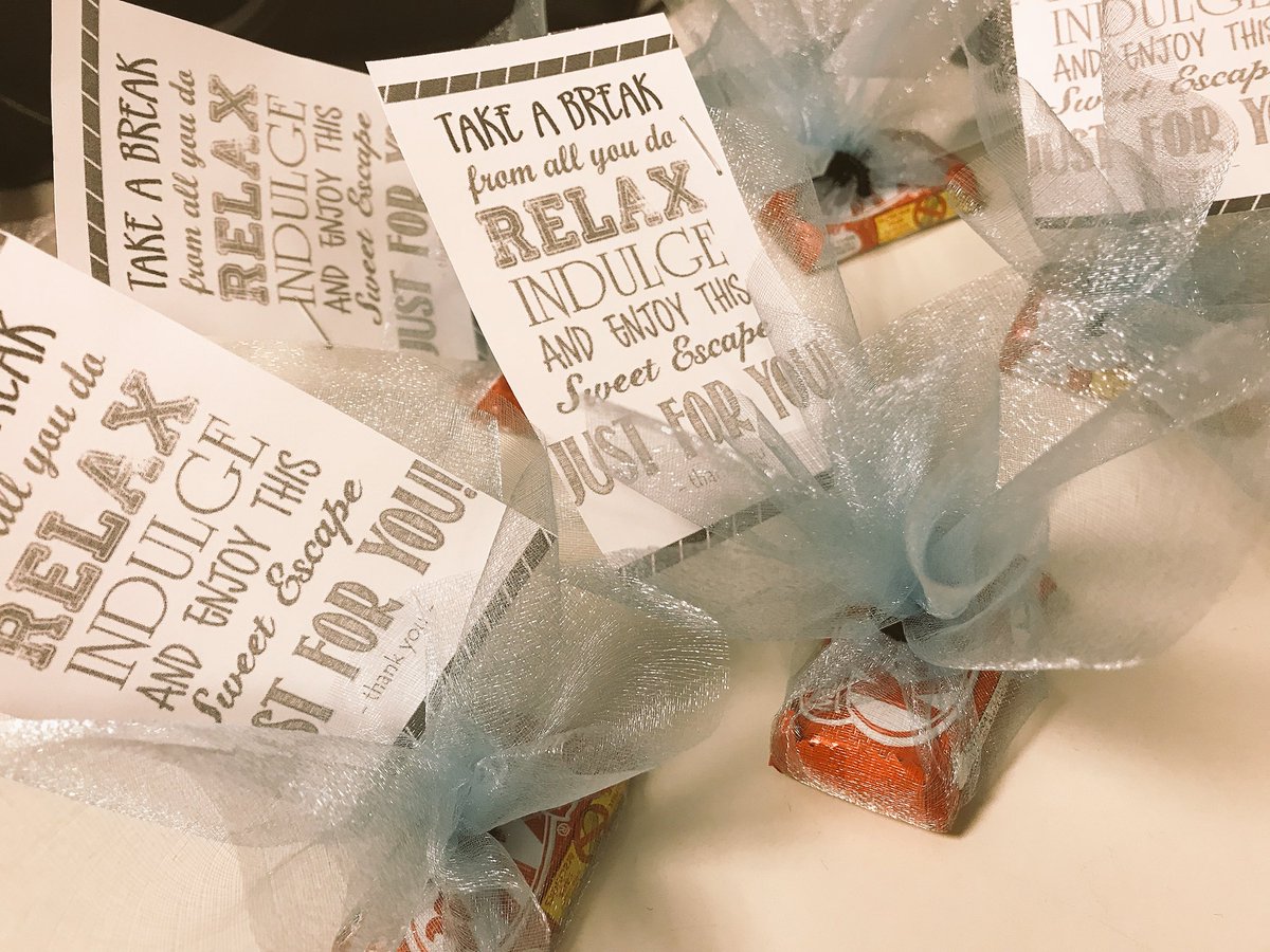 Employee appreciation day! 👌👏
Thanks for being awesome!!!! 🤩💙⭐️
#beingbmo #proudtoworkatbmo #EmployeeAppreciationWeek #bestteaminbanking 
<a href="/BMO/">BMO</a> <a href="/POliveiraRVP/">Paula Oliveira</a> <a href="/HugoLevita/">Hugo Levita</a> <a href="/DeolindaGgomes/">Deolinda Gomes</a> <a href="/NidDundas/">NidiaDundas</a>