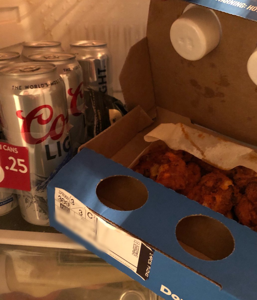 MJalinotalli's tweet photo. Hey @carlruiz I have a 14 piece @Dominos_UK franks hot wings in my fridge and we are snowed in here in the Uk.. they are 4 days old..are they still good to eat... 
My life is in the hands of Dominos or yours..whoever responds first! https://t.co/UqOWoquEPx