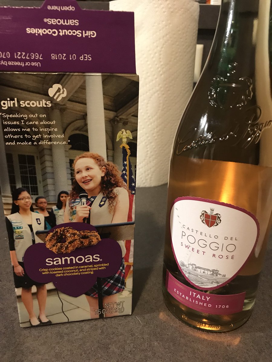 soonergirl_'s tweet photo. My attempt at being classy bit#justgivemecrown #imnotfancy https://t.co/a4ETUovjze