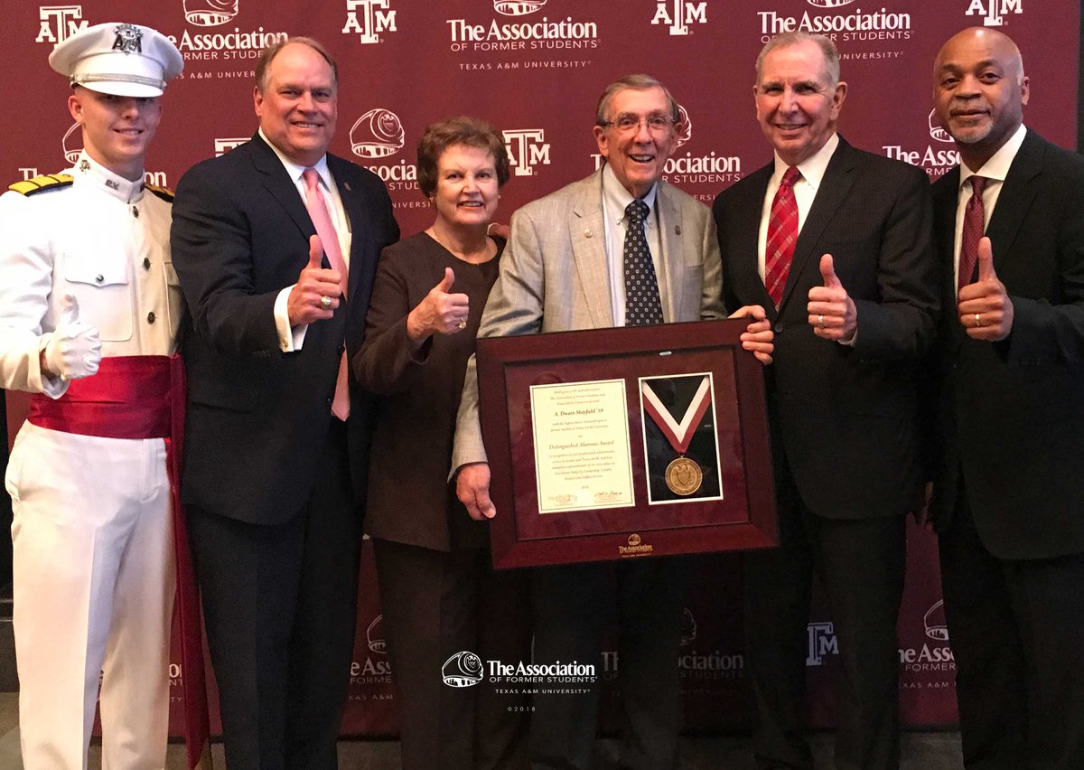 AggieNetwork's tweet photo. A. Dwain Mayfield ’59 has mentored #Aggie students including @AggieNetworkAmb during and since his career at @LockheedMartin, and has served @TAMU in many volunteer positions. He found out tonight he is a recipient of the 2018 Distinguished Alumnus Award: https://t.co/Km8PSW3zYw https://t.co/f9b7zhznJu