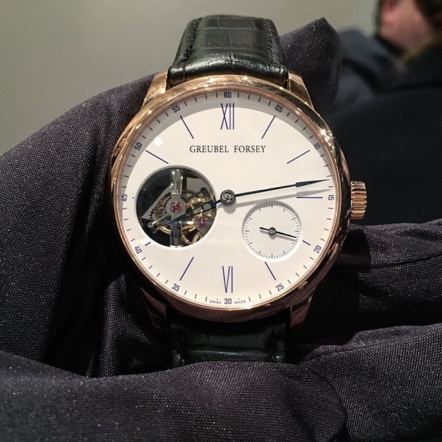 You guys like this 'simple' Greubel Forsey?
.
.
.
.
.
.
#greubelforsey #lacquerdial #enameldial #tourbillon #sihh2018 #independentwatchmaking #independentsdoitbest ift.tt/2oEto29