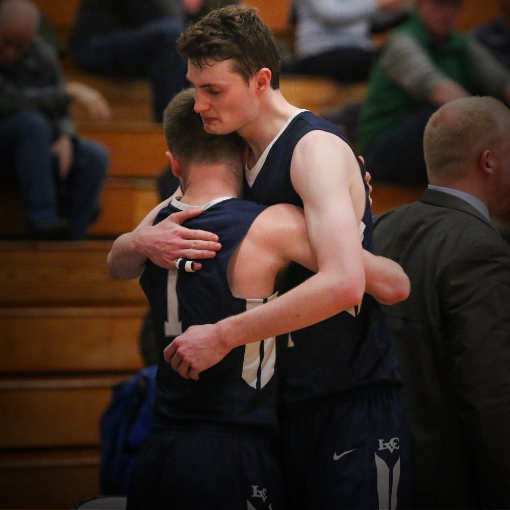 LVCathletics's tweet photo. Sam Light/Andy Orr ⤵️

4,000-plus points
1,300-plus rebounds
5 all-region honors
6 all-conference honors
1 conference title
1 NCAA appearance

2 of the best to ever do it.

#lvcmbb
#family
#stayfly
#GoDutchmen https://t.co/oNFdxaXcGo