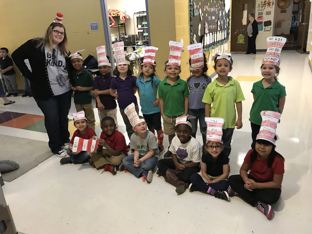 SHMrsPalmer's tweet photo. Southern Hills has been celebrating Dr. Seuss week! Today we had a birthday party in his honor! We LOVE Dr. Seuss! @SouthernHillsWF  @SHMrsPalmer  @SHMrsArd  @shmscarrillo  @SHMrsWallace https://t.co/4HXPscxZxS