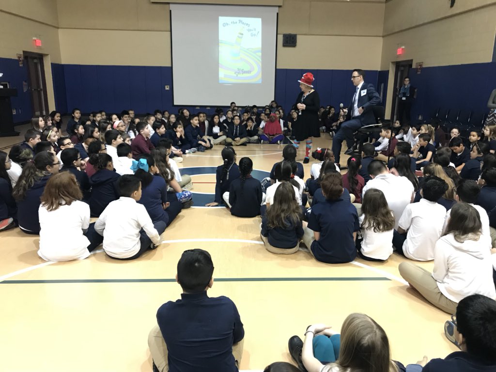 ms_adamo's tweet photo. Great to have Mayor Arrigo and Officer Salvati reading to the students today for Read Across America! https://t.co/1gpQTGpd7K