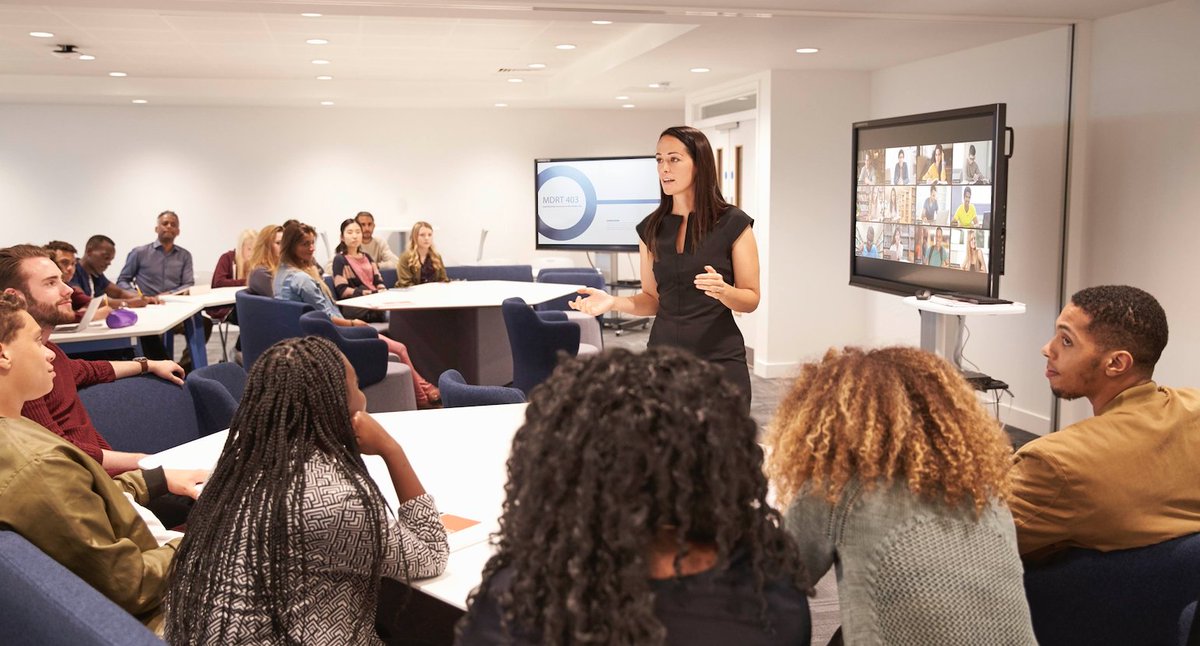 Zoom's tweet image. Bring Zoom into your Classroom! [Blog Post] bit.ly/2Ffef0H #EdTech