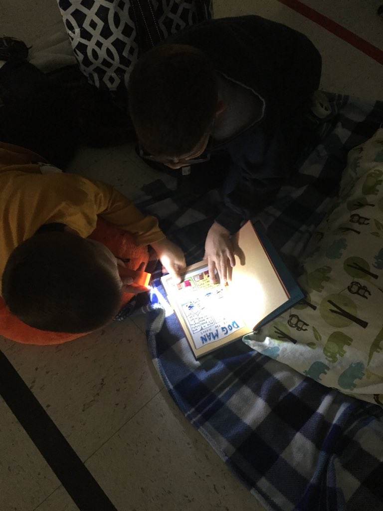 TeachMrsGibbs's tweet photo. First Graders celebrate Read Across America with Camp Read-A-Lot @rcsdblueoaks #RCSDchampions https://t.co/wqxnJ60C52