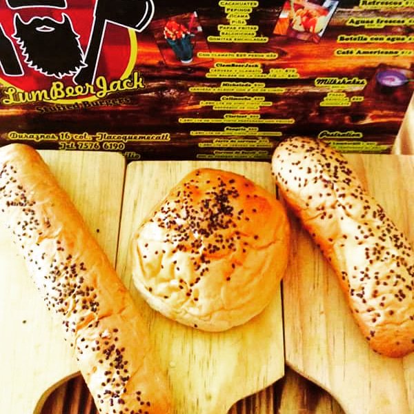 BeerLum's tweet photo. El pan que usamos es artesanal, simplemente delicioso y entregado fresco gracias a LeManie. #soloenlumbeerjack https://t.co/e4vtHeuryK