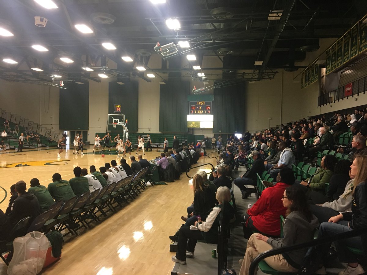 dmontplaisir's tweet image. Good crowd for #calpolypomona men’s BBall playoff vs SFstate #cppalumni