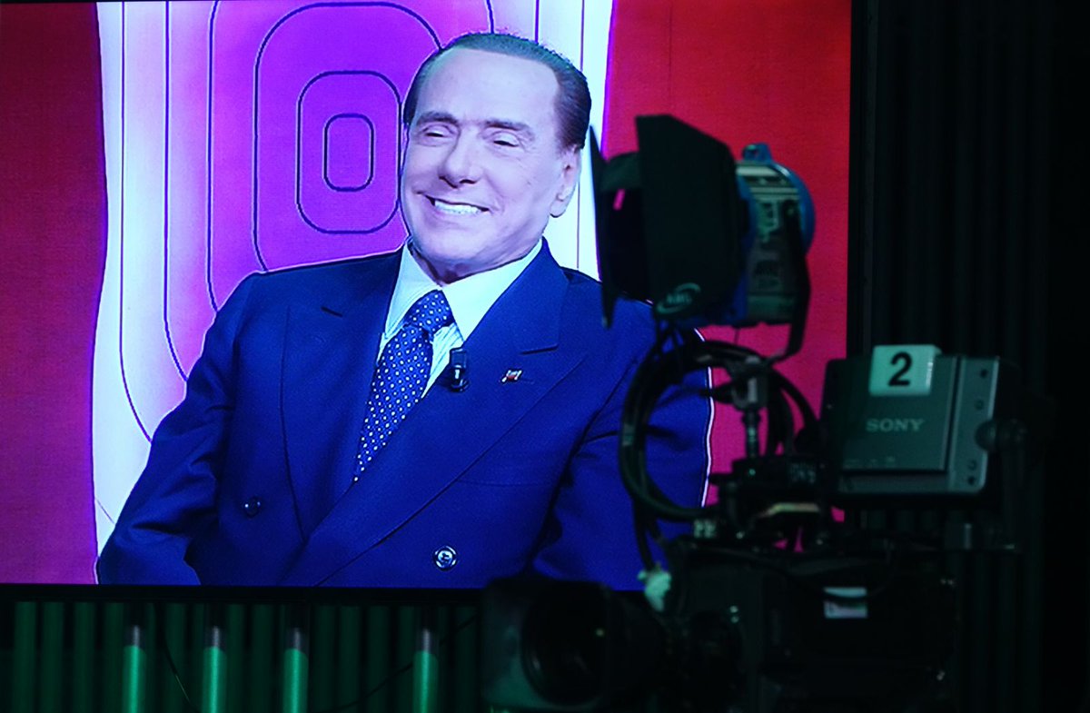 berlusconi's tweet photo. Io sono un uomo di stato. Sono tornato per la stessa ragione per cui sono sceso in campo nel '94, ovvero combattere contro i colpi di stato che abbiamo subito e per risollevare l'Italia dal declino. #bersagliomobile #La7 https://t.co/LzVWICMFkW