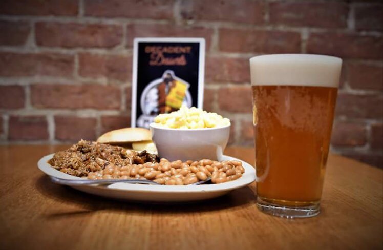 PearlBrewing's tweet photo. Warm dinner on a cold day.  Lake Effect Pale Ale to wash it down.  #brew #brewing #nom #yummy https://t.co/uDWwtpmNS9