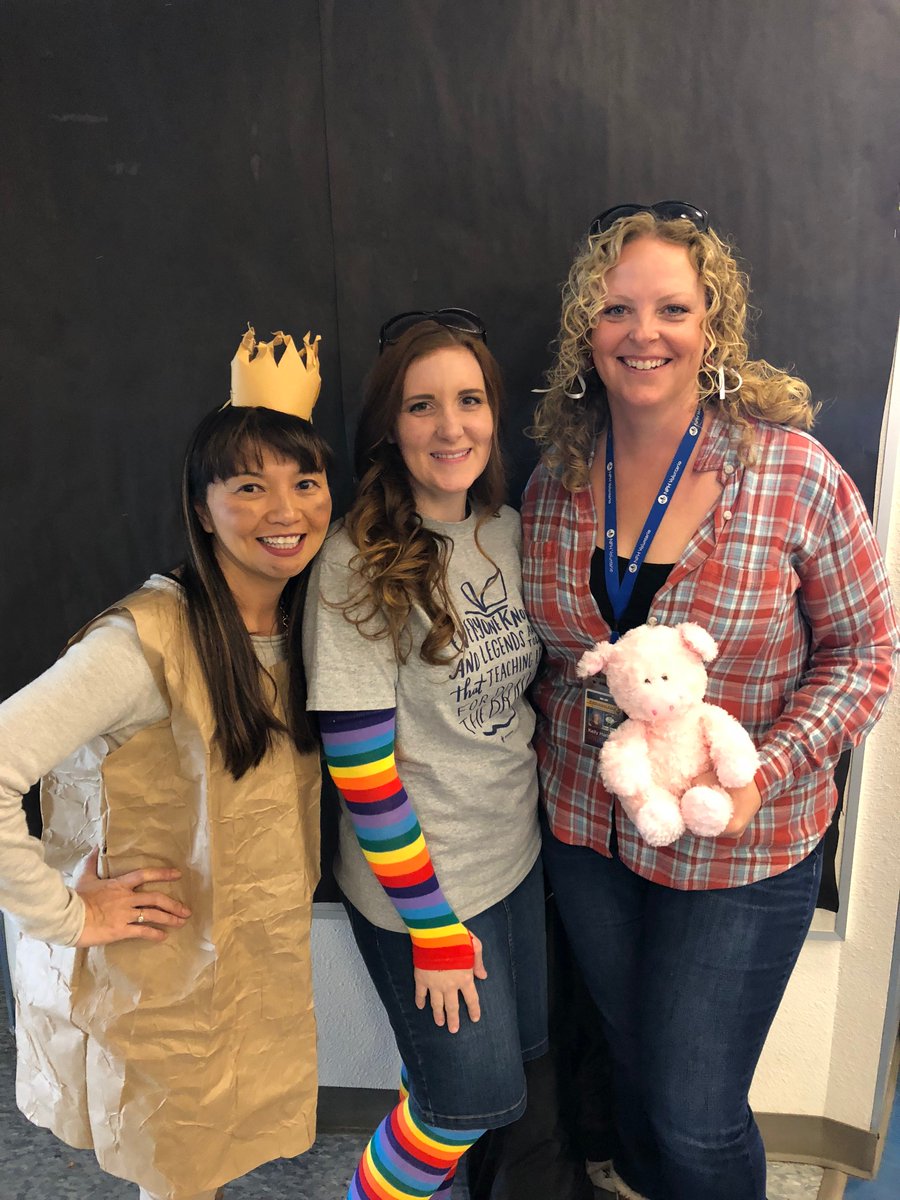 rcsdfiddyment's tweet photo. Read Across America Day - Fiddyment Spirit! #rcsdchampions, #DrSeuss https://t.co/II2pncZ8wk