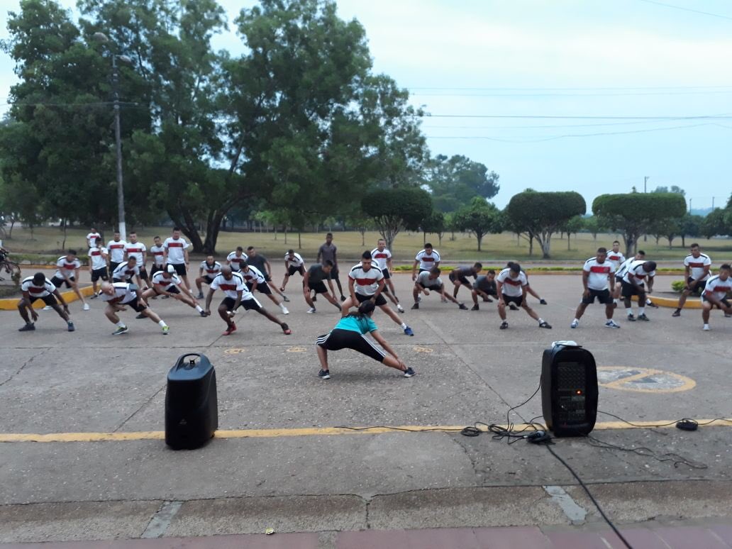 Ejercito_CAAID's tweet image. Los #Héroes #Multimisión del  Batallón de Infantería de selva No.19 junto al Batallón de Acción Integral N.4, desarrollaron actividad física 🤸 con el personal de planta  en pro al mejoramiento de la calidad de vida y salud de nuestros soldados @Ejercito_Div4