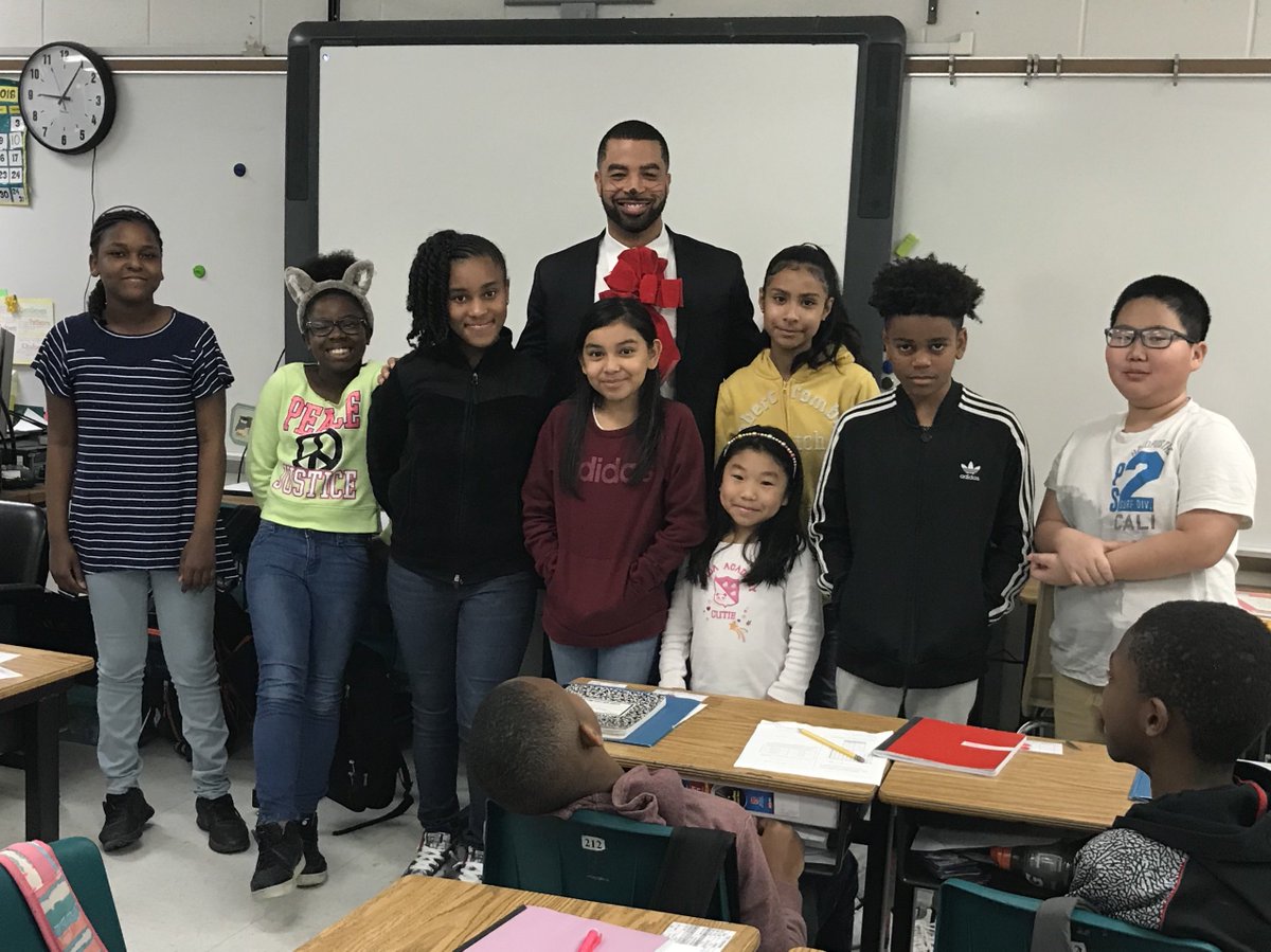 Augusta_Chamber's tweet photo. The Cat in the Hat aka Jonathan Davis read to students at Sue Reynolds Elementary as a part of #ReadAcrossAmerica Day. This annual event celebrates reading on March 2, the birthday of beloved children's author Dr. Seuss. #MakingStudentsMoreSuccessful #AchievingMoreTogether https://t.co/6PaQBMwMSZ