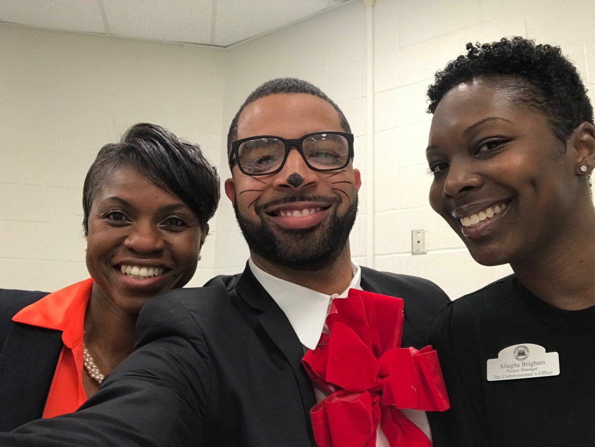 Augusta_Chamber's tweet photo. The Cat in the Hat aka Jonathan Davis read to students at Sue Reynolds Elementary as a part of #ReadAcrossAmerica Day. This annual event celebrates reading on March 2, the birthday of beloved children's author Dr. Seuss. #MakingStudentsMoreSuccessful #AchievingMoreTogether https://t.co/6PaQBMwMSZ