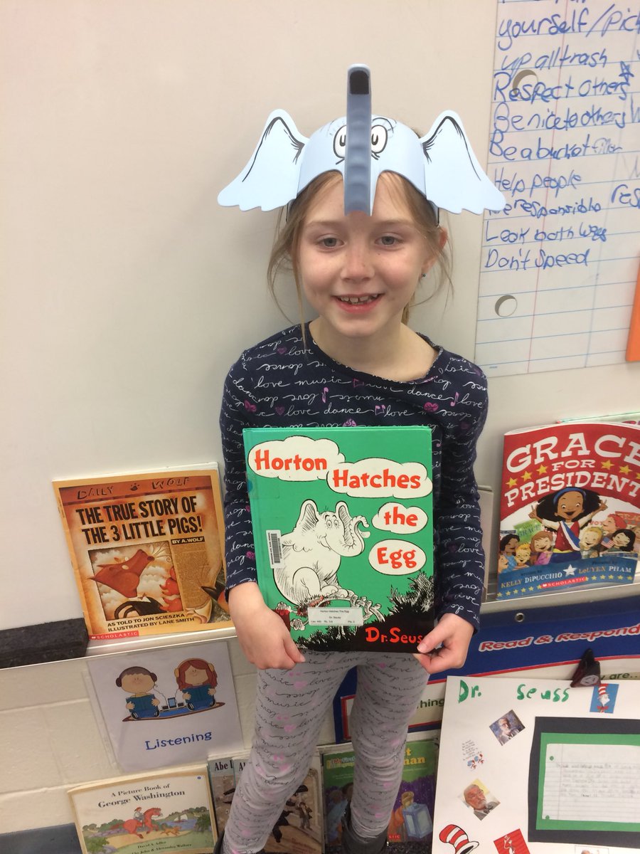 MissEmmyBee's tweet photo. A couple of today’s costumes. #girlsdresslkeseuss @JoanJplav @Joselyn7Ortiz @WoodwardStars @CScottWAE1 https://t.co/GqahYbtxfE