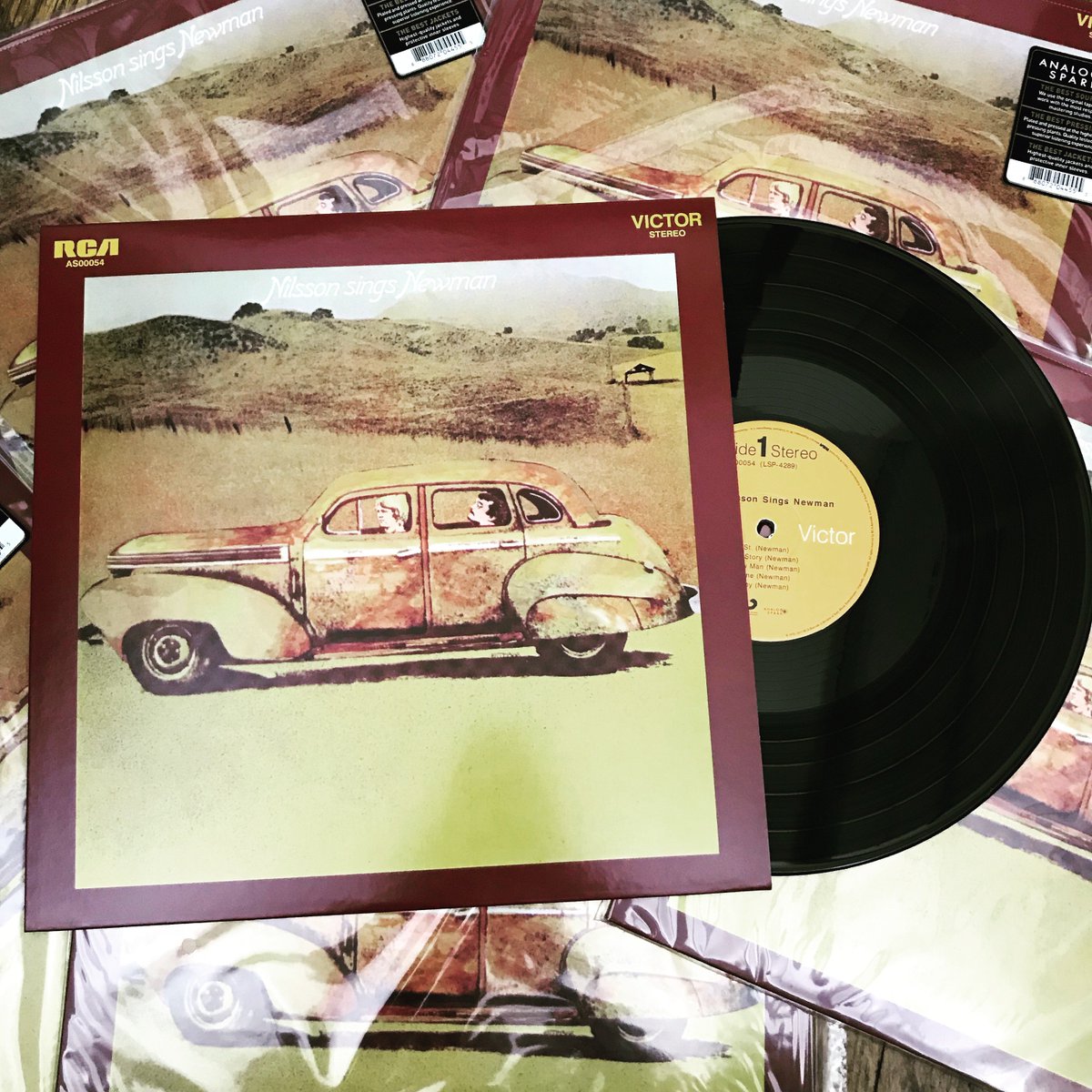 AnalogSpark's tweet photo. Available today - Harry Nilsson's Nilsson Sings Newman. One of our favorite records, and we're thrilled to present this on 180-gram vinyl, mastered from the original tapes and cut by Kevin Gray. Pressed at plated at RTI. We hope you love this record as much as we do. https://t.co/35GrxwA9dd