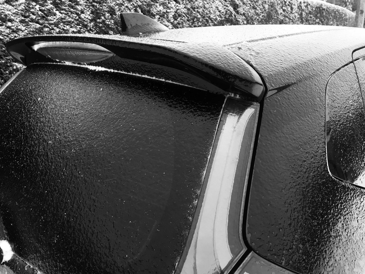 2squarewheels's tweet photo. Beautiful texture........ #icerain #freezingwind #StormEmma https://t.co/1vpAz1dyAT