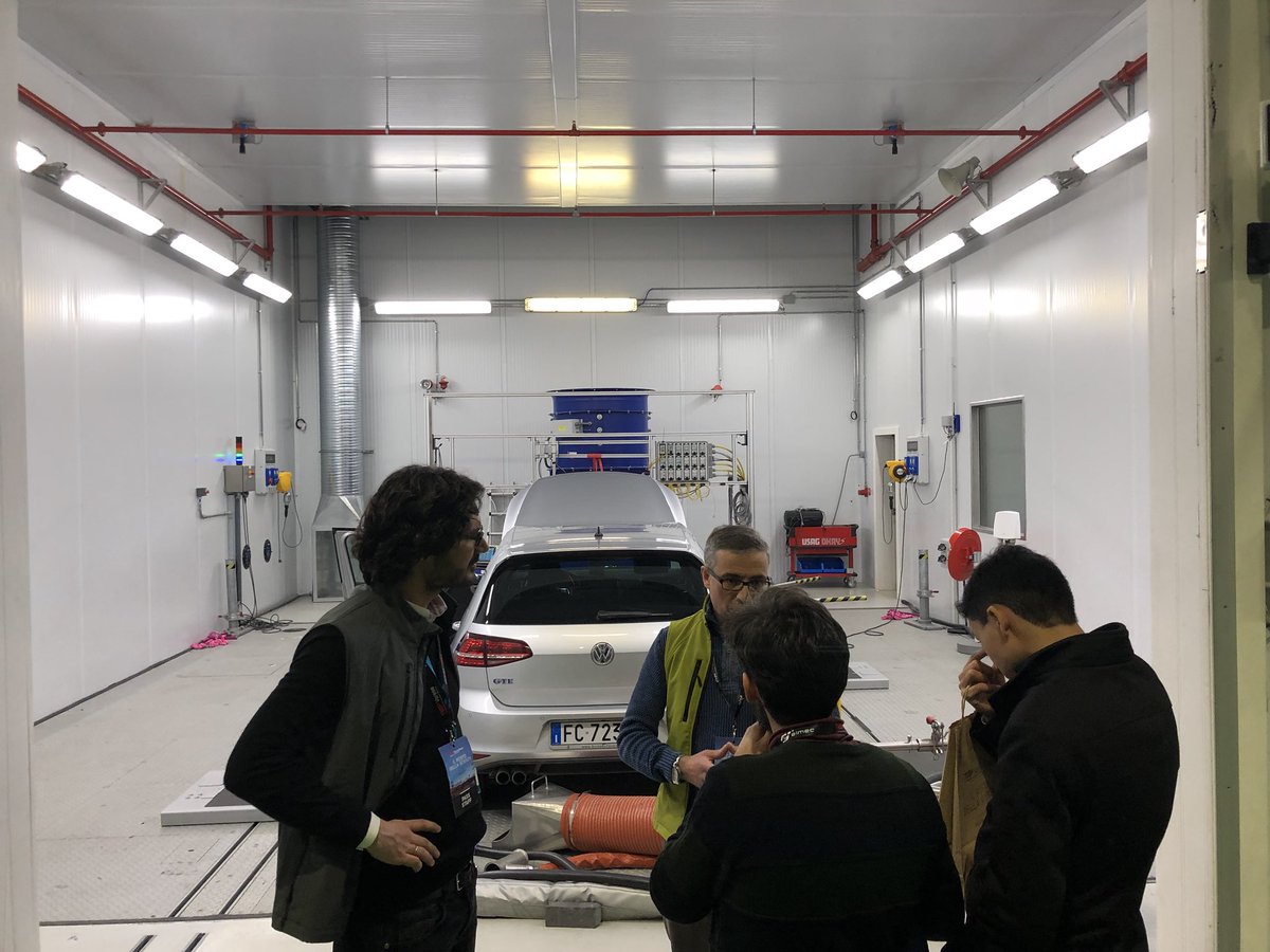 mammanodavid's tweet photo. Ed ecco il gettonatissimo laboratorio VeLA 9 di @EU_ScienceHub, il terzo della #exploreJRC Night experience di #TEDxVareseSalon https://t.co/jkene2l2VG