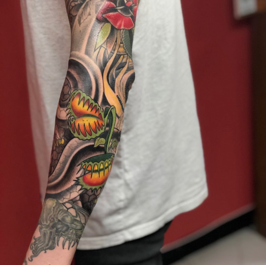 suite206ix's tweet photo. #sleevework #suite206ix #jeezusink #tattoo #tatted #ink #inked #color #art #artist #NYC #NYCart #NYCartist #Bronx #littleitaly #floral #flowers https://t.co/OHlzE8oWAJ