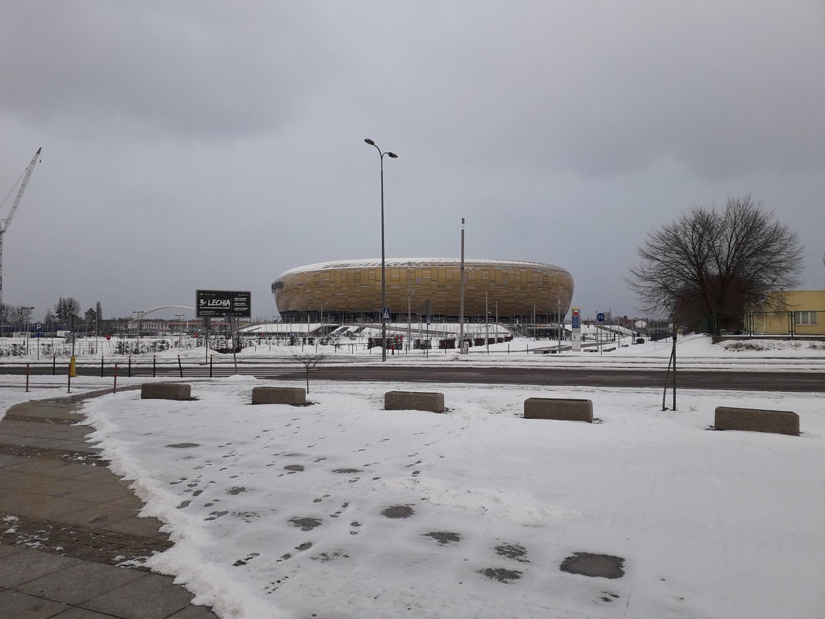 TheWiganRunner's tweet photo. Great meeting with @StadionEnerga & a couple of days -14° ❄ @gdansk @Poland 🇵🇱 I've been invited to 🏃♂️ around the 🏟 @LechiaGdanskSA Vs @LegiaWarszawa on Saturday March 17th & can't wait 👍🏼
🇵🇱⚽️🏟🏃♂️
#Stadium #Gdansk #Poland #16Countries #Journey https://t.co/ytGy3yftPn