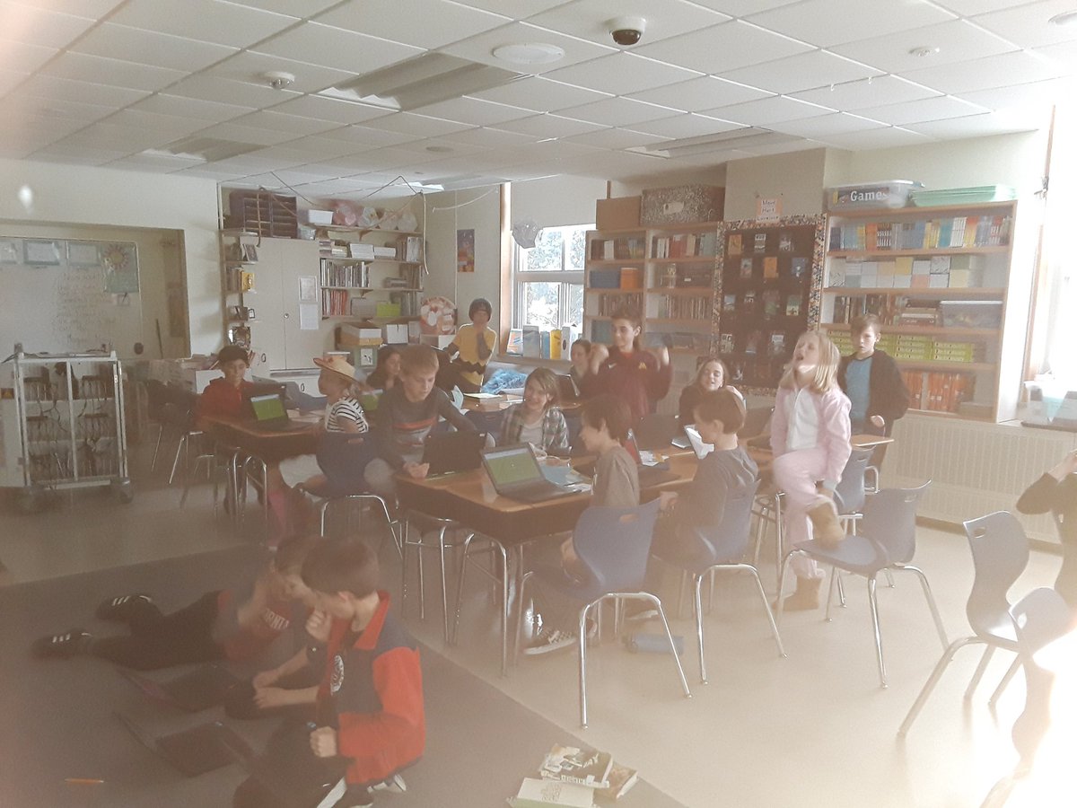 KelleyWhite19's tweet photo. Guidance challenged students to define their values, skits in reading and a book character @GetKahoot #AcademicHighlights https://t.co/BQHXkKhXxi