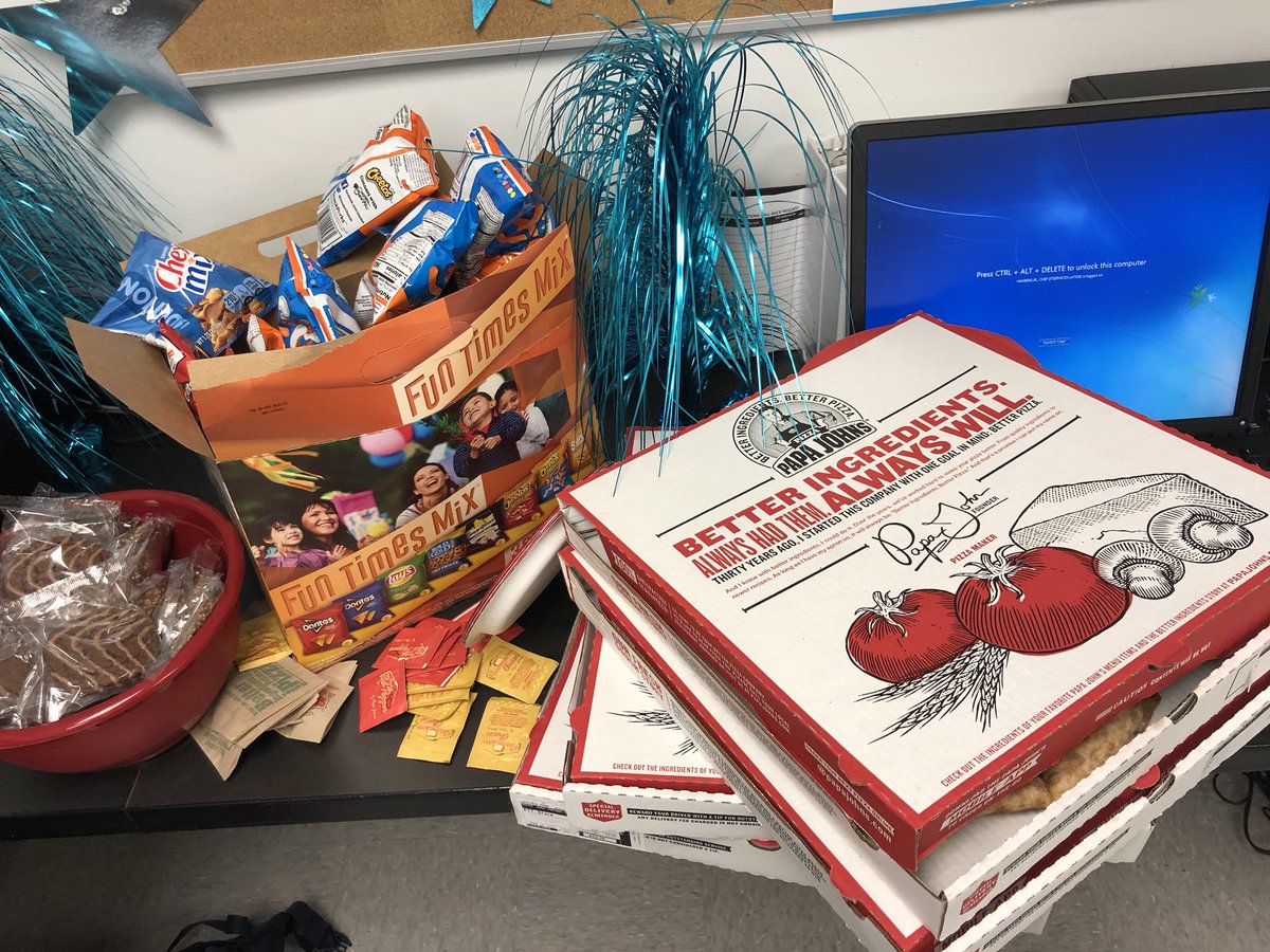TeamJville's tweet photo. Happy Employee Appreciation Day to our team! We have fun every day! #EmployeeAppreciationDay #LifeAtAtt #MidStatesProud https://t.co/DAWI268Vdl
