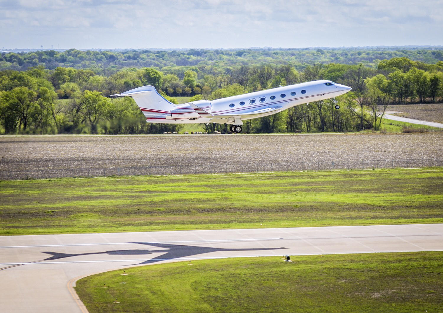 Gulfstream Aerospace on Twitter "It's Friday — wheels up. FanFriday