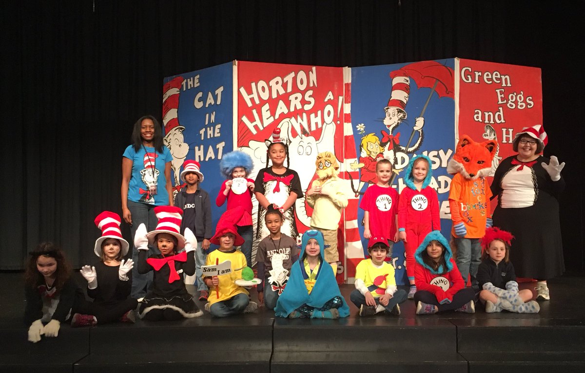 cw3rdgrade's tweet photo. Dr. Seuss Day Celebrations! #rstories18 https://t.co/nKMfok9Yaw
