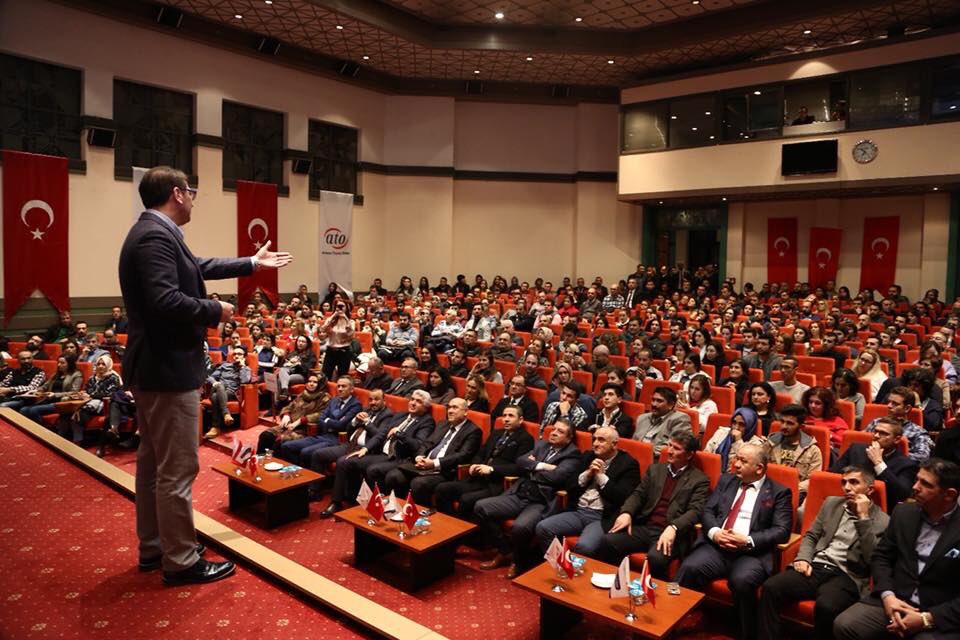 HasanBehram1's tweet photo. #ankara #özgüraksuna #ato #eğitimkoder #timkoder #ankara #ankaraticaretodası #BA. #TR #elbetbirgün https://t.co/iRWGqDRUDu