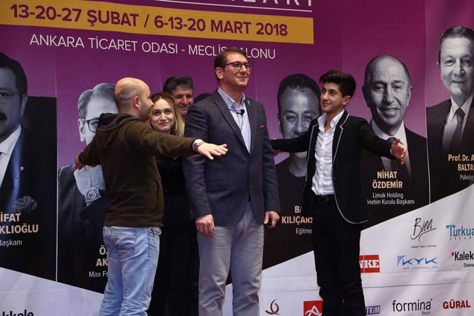 HasanBehram1's tweet photo. #ankara #özgüraksuna #ato #eğitimkoder #timkoder #ankara #ankaraticaretodası #BA. #TR #elbetbirgün https://t.co/iRWGqDRUDu