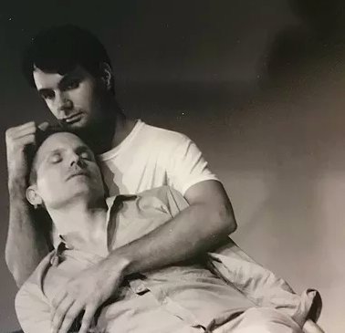“Kearns’ material has always been edgy and provocative. His candid self-expression brings power to the play.” (LA Blade)

FINAL SHOW at <a href="/HighwaysPS/">Highways</a>, this Sunday, March 4, 3:30 PM!

"BLOODBOUND" TIX &amp; INFO: highwaysperformance.org/event/michael-…

#LAThtr #LGBT