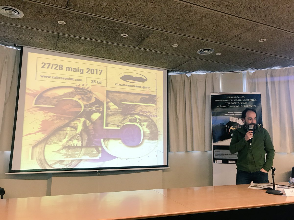 pepcoma's tweet photo. Avui hem participat en una jornada sobre esdeveniments esportius i turisme en zones de muntanya a l’Esquirol (Osona) organitzada pel grup de recerca consolidat ANTERRIT (Anàlisi Territorial i desenvolupament regional) de la Universitat de Barcelona! https://t.co/gTa35Fvw3S
