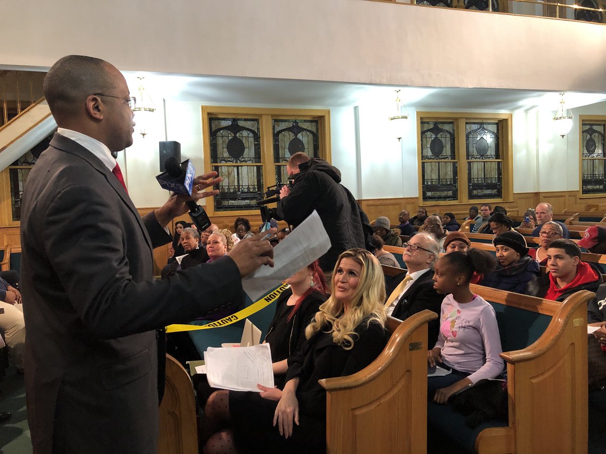 pix11ops's tweet photo. Making it Happen with Monica Morales and her NYCHA Town Hall at New Mount Zion Baptist Church in Harlem. @PIX11News https://t.co/oIdiEkhtGm
