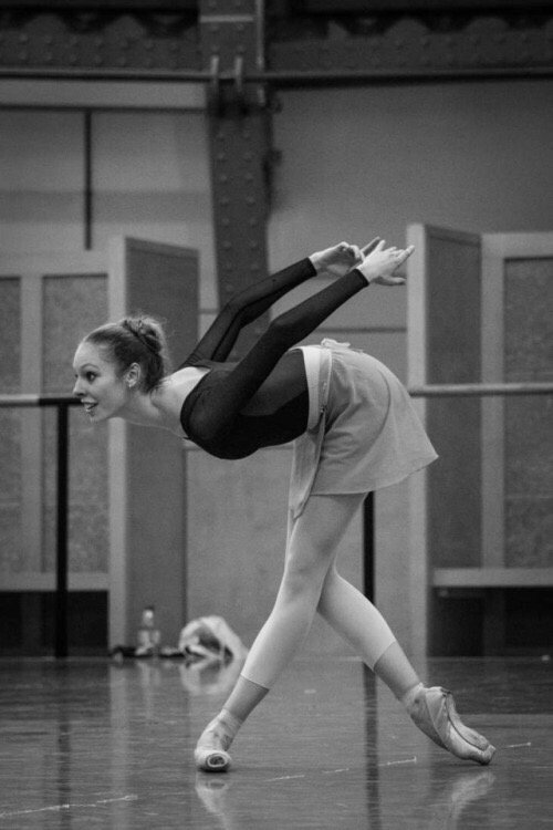 MCPietragalla's tweet photo. Roxane Stojanov,une belle et talentueuse danseuse de #l'OperadeParis promue Sujet aujourd'hui#Bravo #Talent#Danseuse# https://t.co/G5SzMUroE6