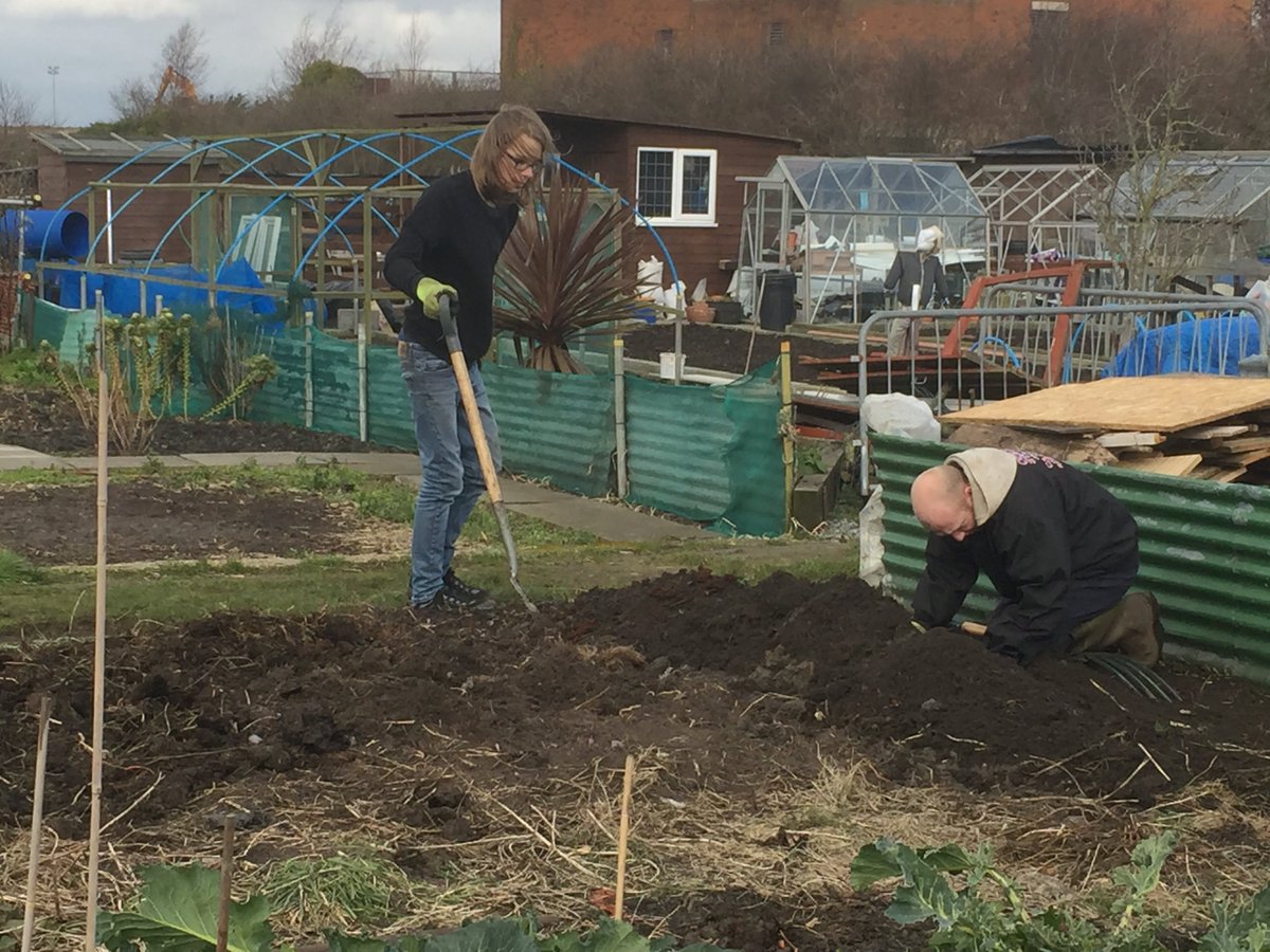 breadkitchenGY's tweet photo. Missing our work on the community allotment #timetogosnow #plantstogrow https://t.co/O8OTNmoq5N