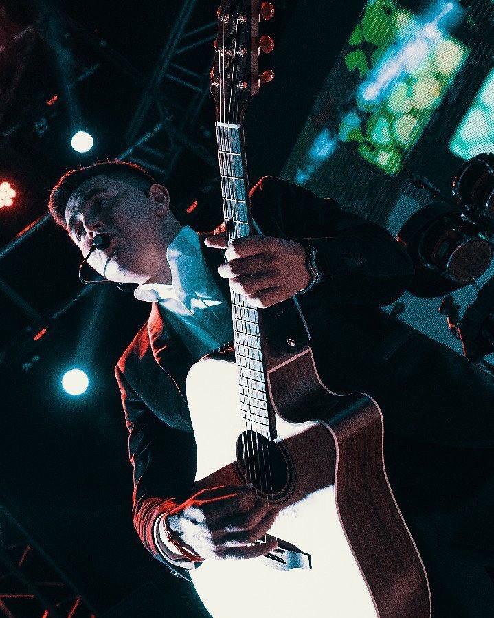Buenas tardes para todas y todos 🎸🎤