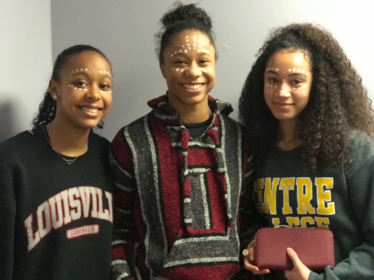 BGHS_PROWESS's tweet photo. Ubuntu = I am because we are.
THANK YOU to @wkingbg and @BGHSPurplesNews teachers and the Bowling Green COMMUNITY for making today's Black Panther viewing possible and such a success! https://t.co/cYhc47DxdI