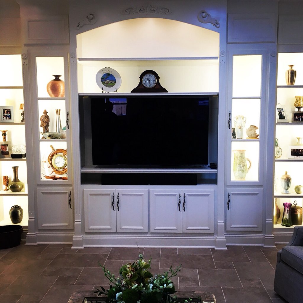 NOAVPro's tweet image. My Lakeview customers are finally in their beautiful new home in Lake Vista! Always a pleasure when you get to work for wonderful people! 🏠📺🎶🙌🙌😎🍷👍@sony @definitivetech @klipschaudio @originacoustics @control4_smart_home #noav #neworleans #audio #video #lakeview #lakevista