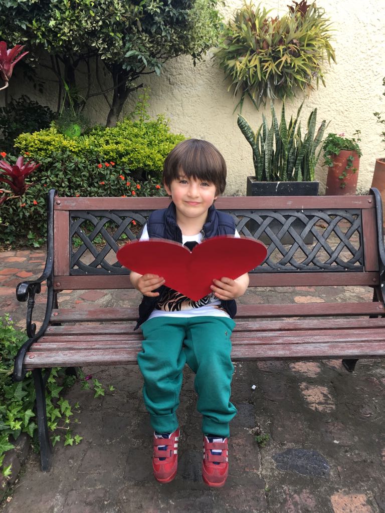 TodoxEmilio's tweet photo. Emilio, un chiquitín de 5años te necesita. Quedan 98 días  para recaudar $120.000 dólares para su cirugía. Qué tiene? Cuál cirugía? INGRESA AL LINK ➡️ https://t.co/RB0NRwZesX @Radioacktiva_  @TatoRamireZ #TodoPorEmilio https://t.co/p9yi11A9Xq