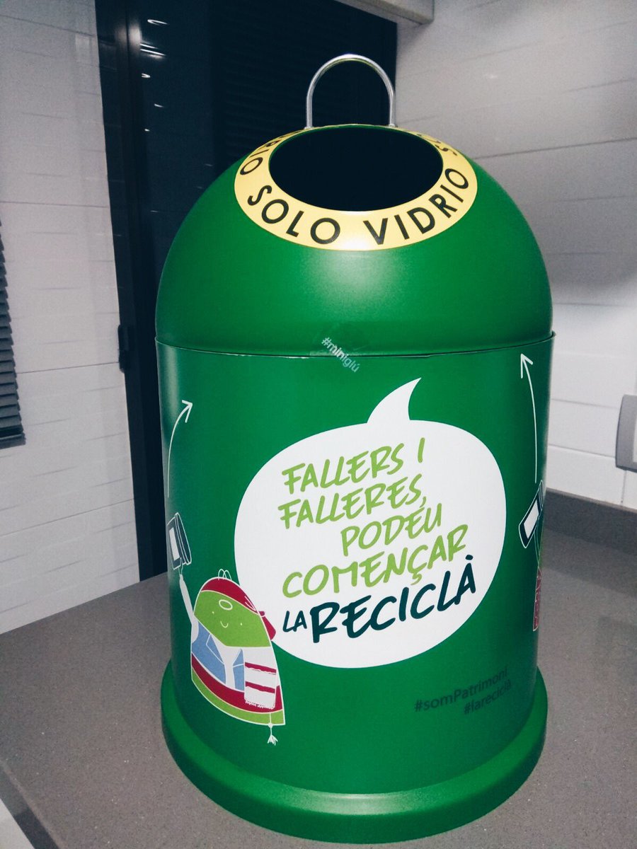 Fallers i falleres, podeu començar la  R E C I C L À!!!! 

#falles #Valencia #larecicla #reciclaje #falles2018 #lareciclà #miniglú #ecovidrio