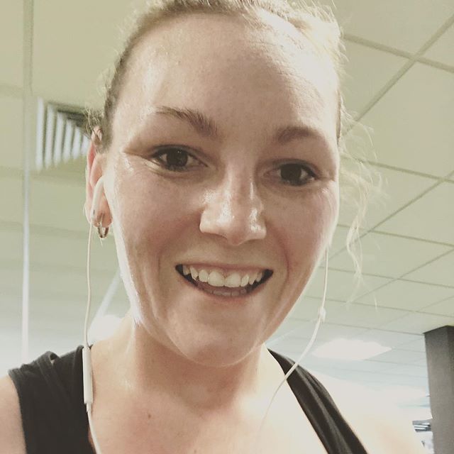 Jesseles's tweet photo. Saturday Morning Sweat Session #imback #10togo #feelcomplete #watchthisspace #jplife #fruitveggiesberries #activefitness #summerbodiesarecreatedinwinter https://t.co/0ULaYytrpi https://t.co/5uyYZdcm6t