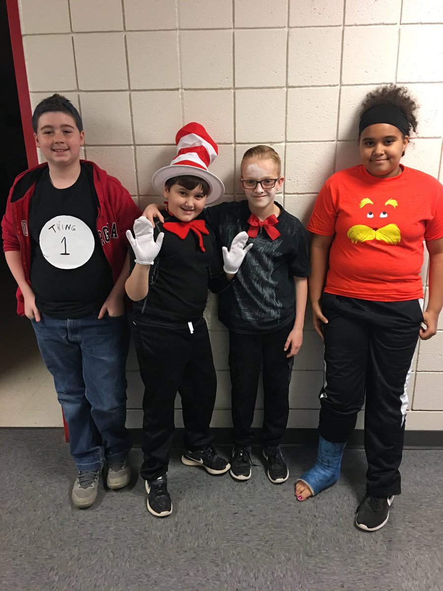 MrsJonesLES5's tweet photo. I had some adorable Dr. Seuss characters in my class today! @TCBOE_LES @TCBOE #LearningtoLead https://t.co/YhelAQ52fB
