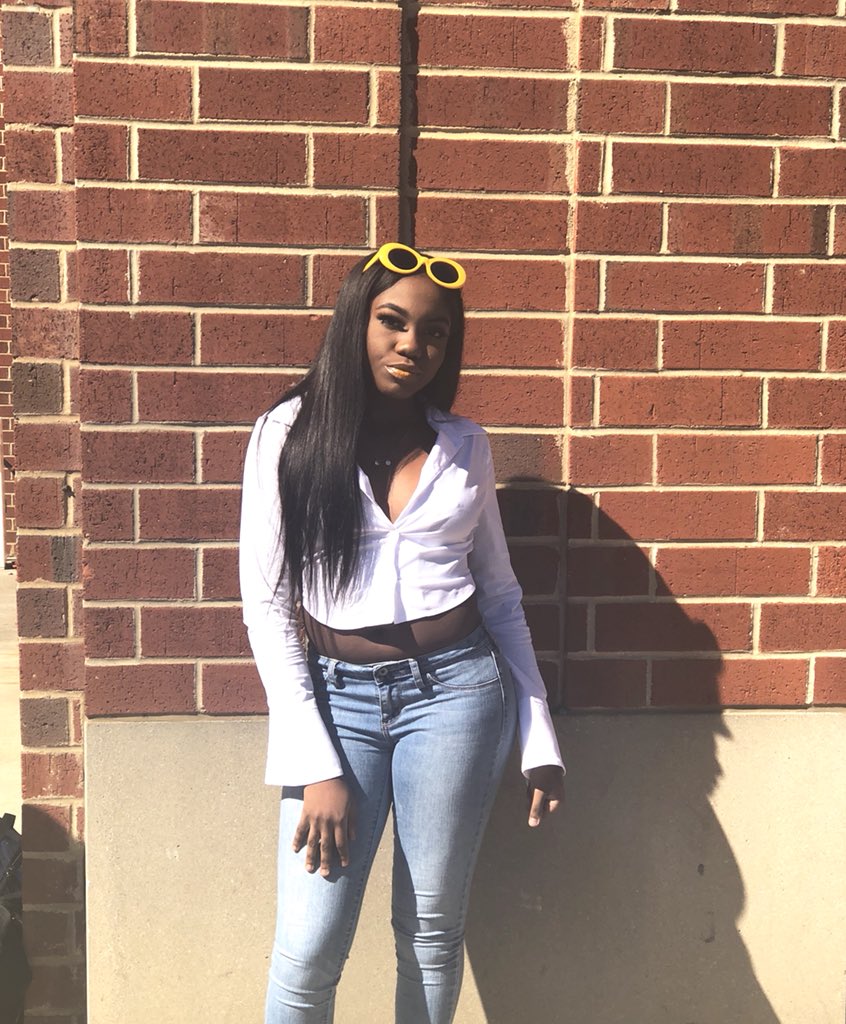 bsquiat's tweet photo. I come alive in the.... day time? #heyfefes #ciaa2018 https://t.co/tt661qtxIN