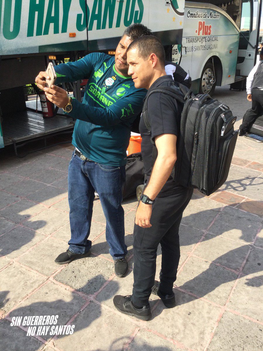 ClubSantos's tweet photo. ¡Gracias por el recibimiento, #GuerrerosSinFronteras! 🙌💚⚽
Mañana unidos, vamos por tres puntos más de visita 💪

#SinGuerrerosNoHaySantos https://t.co/QmYoXHq9VA