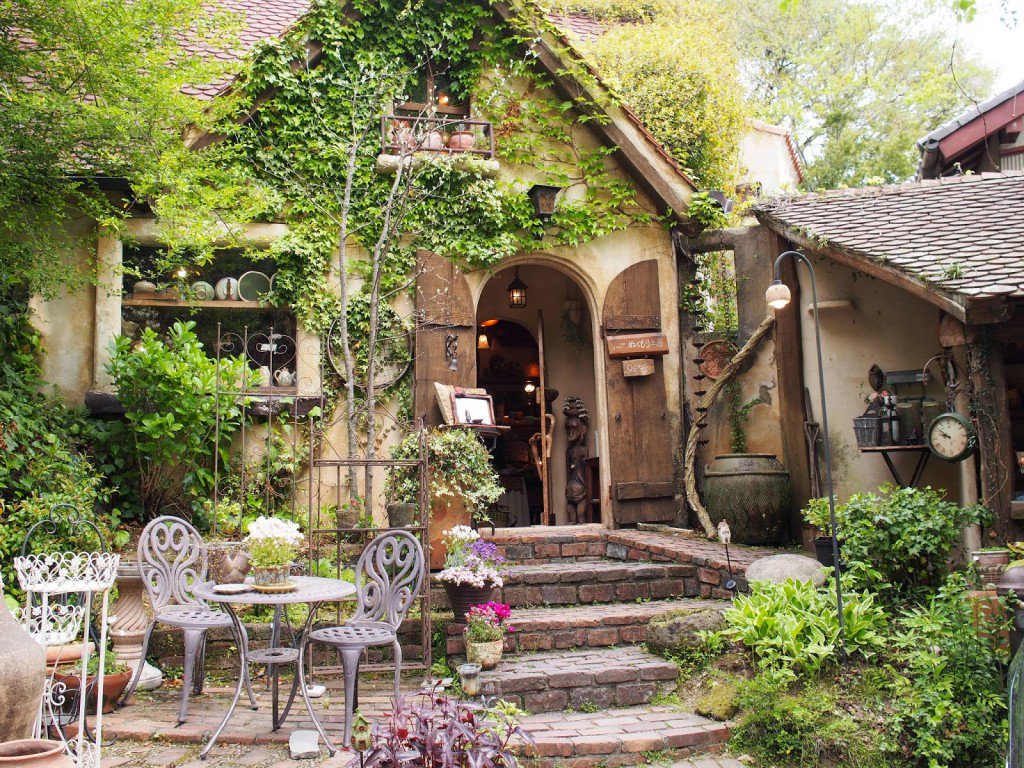 静岡県浜松市には ほぼそのままジブリの世界がある たまらん お手洗いまで可愛い 街には他にもジブリっぽい建物が Togetter