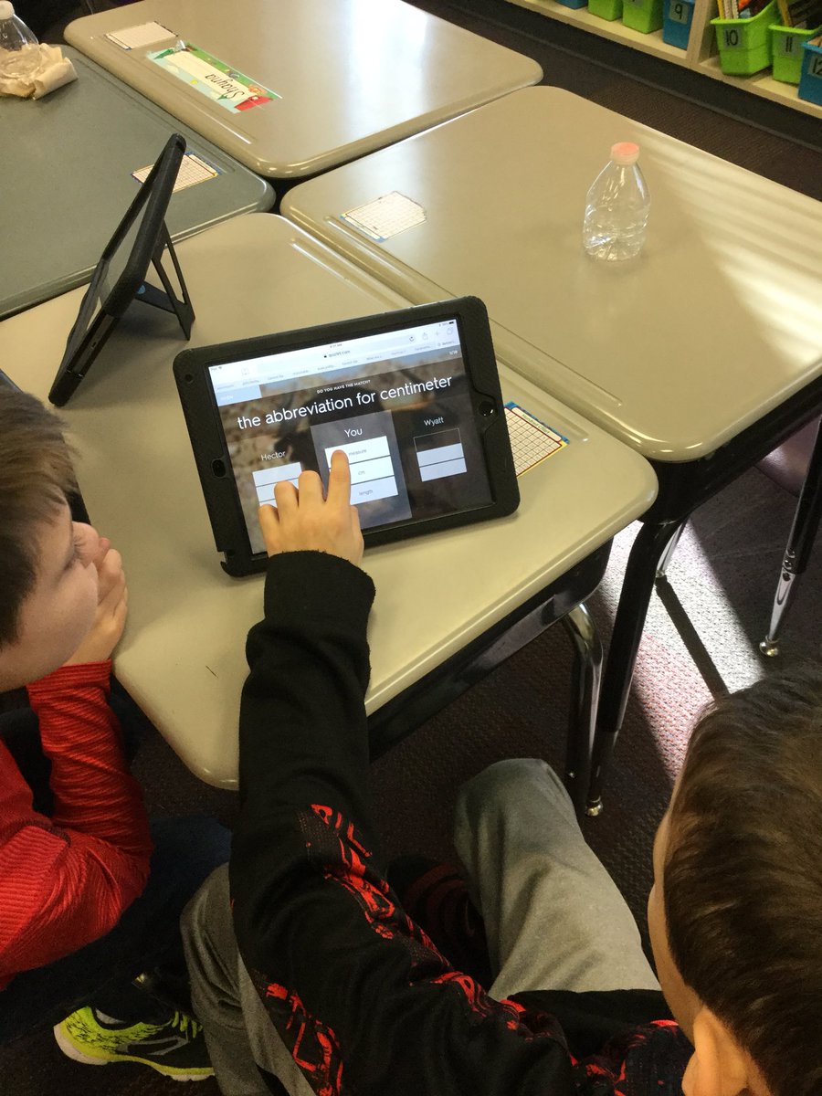 kailey_knott's tweet photo. Students using quizlet live to review measurement skills and terms!  Thanks for the idea @TSCconnect ! #quizlet https://t.co/N4XR1gkNnF