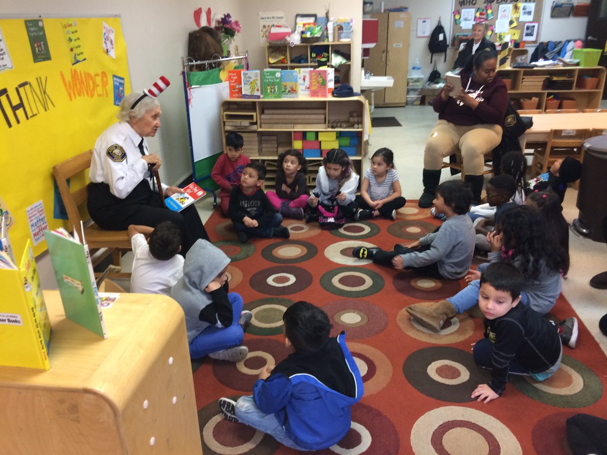 lbpd_volunteers's tweet photo. #LBPDVolunteers helping to celebrate #DrSeussbirthday at #LBYMCA - #ReadAcrossAmericaDay Thank you #DrSeuss for all your great books and wisdom! https://t.co/SWvlhHp4OG